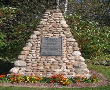 Showing the Gordon memorial cairn; Province of PEI, Charlotte Stewart, 2007