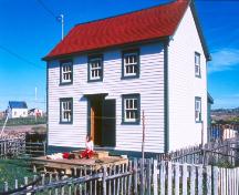 View of front facade of the Dwyer House in Tilting, Fogo Island, NL; HFNL/Robert Mellin 2005