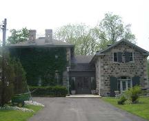Featured is the country house (left) and the carriage house (right).; Kayla Jonas, 2007.