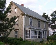 South elevation, Oxner-Zinck House, Chester Basin, Nova Scotia, 2007.; Heritage Division, Nova Scotia Department of Tourism, Culture and Heritage, 2007