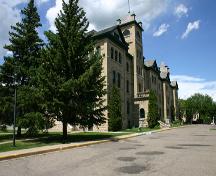 View from the southeast of the main elevation of Brandon College & Clark Hall, Brandon, 2005; Historic Resources Branch, Manitoba Culture, Heritage, Tourism and Sport, 2005