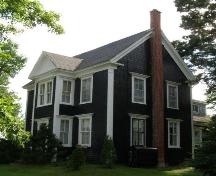 Front (east) elevation with profile of the north elevation, Lincoln Meister House, New Ross, Nova Scotia, 2008.; Heritage Division, Nova Scotia Department of Tourism, Culture and Heritage, 2008