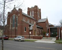 Exterior view of St. Matthew's Anglican Cathedral, Brandon, 2005.; Historic Resources Branch, Manitoba Culture, Heritage, Tourism and Sport, 2005