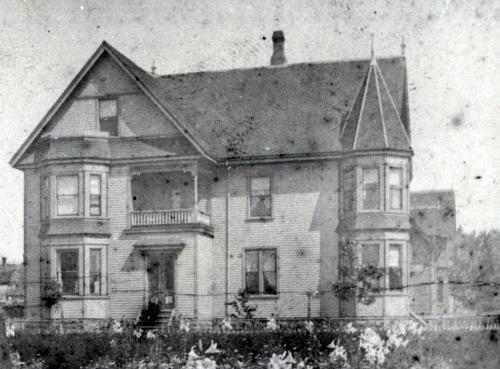 Showing original house, c. 1900