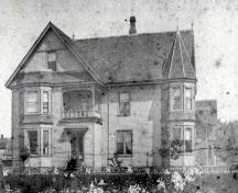 Showing original house, c. 1900; MacNaught Archives Acc. 018.233