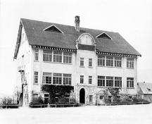 Historic exterior view of Lonsdale School; North Vancouver Museum and Archives, #2474