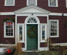 Front entrance, Adams-Ritchie House, Annapolis Royal, Nova Scotia, 2005.
; Heritage Division, NS Dept. of Tourism, Culture and Heritage, 2005.