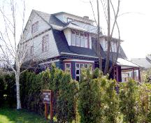 Henderson Residence, exterior view, 2004.; City of North Vancouver, 2004