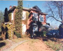 Front and side of the McKinnin-Smith Residence; Haldimand County 2007