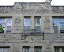 Wall detail of the Bellcrest Apartments, Winnipeg, 2006; Historic Resources Branch, Manitoba Culture, Heritage, Tourism and Sport, 2006