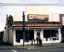 Exterior view of Ray's Drygoods, 2000; City of Richmond, 2000