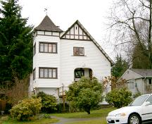 Exterior view of the Knowles Residence, 2004; City of North Vancouver, 2004