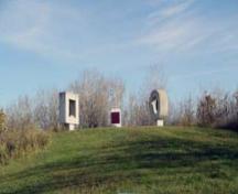General view of the plaque at Fort Espérance National Historic Site of Canada.; Parks Canada Agency / Agence Parcs Canada.