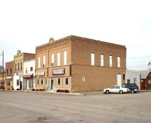 Contextual view, from the southeast, of the Fowler Block, Baldur, 2005; Historic Resources Branch, Manitoba Culture, Heritage, Tourism and Sport, 2005