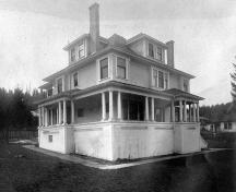 Exterior view of the Roe Residence, circa 1910; Port Moody Station Museum 984.103.1