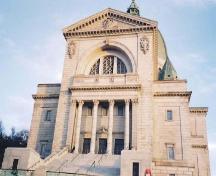View of the Basilica at Saint Joseph's Oratory of Mount Royal National Historic Site of Canada, showing its columned and pedimented façade, 2002.; Parks Canada Agency / Agence Parcs Canada, N. Clerk, 2002.