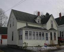 Side profile of the Bishop-Wentzell House, Annapolis Royal, Nova Scotia, 2009.; Heritage Division, NS Dept. of Tourism, Culture and Heritage, 2009