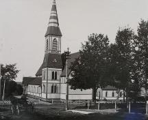 Christ Church from street, Windsor, NS, 1904.; Courtesy of Christ Church