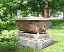 View of a sarcophagus at Mount Hermon Cemetery, 2005.; Parks Canada Agency / Agence Parcs Canada, Rhona Goodspeed, 2005.