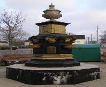 West side of fountain showing the Town of Yarmouth's heritage plaque on the Lewis Fountain, Yarmouth, NS, 2006.; Heritage Division, NS Dept. of Tourism, Culture & Heritage, 2006