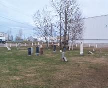 Cette image montre le cimetière avoisinant; Équipe de recherche sur la valorisation du patrimoine