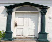 Maison Murray, porte d'entrée, 2004.; City of Miramichi