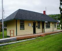 View of the left and front facades of Carbonear Railway Station Site, Carbonear, NL.; HFNL/Andrea O'Brien 2009