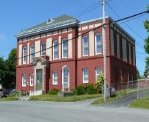 View of the front and right facades of Western Union Cable Building, Bay Roberts, NL. Photo taken July 2009. ; HFNL/Andrea O'Brien 2009