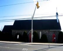 Église St. John the Evangelist, donnant sur le côté sud de la rue Main; City of Fredericton