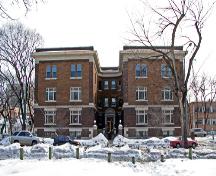 Primary elevation, from the north, of the Congress Apartments, Winnipeg, 2006; Historic Resources Branch, Manitoba Culture, Heritage, Tourism and Sport, 2006