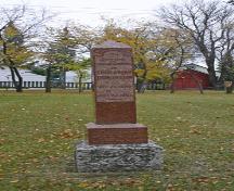 Vue détaillée d'un tombeau dans le cimetière des colons islandais, Gimli, 2007; Historic Resources Branch, Manitoba Culture, Heritage, Tourism and Sport, 2007