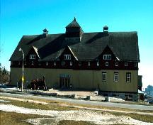 General view of the Main Barn at the Central Experimental Farm.; Parks Canada Agency / Agence Parcs Canada.