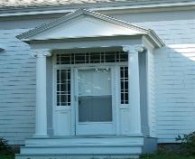 Captain James Anthony House, Port Wade, N.S., central doorway with pedimented portico and Doric columns, 2009.; Heritage Division, NS Dept. of Tourism, Culture and Heritage, 2009