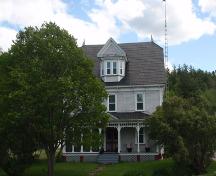 La façade avant de la maison W.R.McCloskey, dans la région de Boiestown, 2009; Rural Community of Upper Miramichi