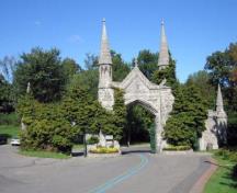 View of the entrance gate.; Parks Canada/Parcs Canada 2004.