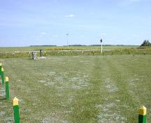 Close-up view looking southeast at Historic Site and cart tracks, 2004.; Government of Saskatchewan, Marvin Thomas, 2004.