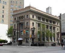Primary elevations, from the southwest, of the Imperial Bank of Canada, Winnipeg, 2006; Historic Resources Branch, Manitoba Culture, Heritage and Tourism, 2006