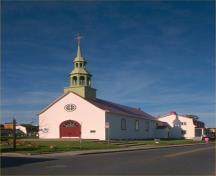 General view of Notre-Dame-de-Lorette Church, showing its semicircular door surmounted by an oculus, 2008.; Parks Canada Agency/Agence Parcs Canada, 2008.