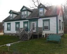 Façade and North Elevation, William Ricker House, Roberts Island, NS, 2009.; Heritage Division, NS Dept. of Tourism, Culture & Heritage, 2009.