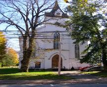 The facade of Zion United Church, Liverpool, Queens County, NS.; NS Dept. of Tourism, Culture & Heritage, 2009
