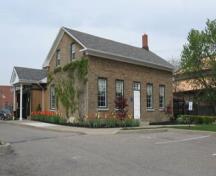 Featured are the original building and western additions.; Chelsey Tyers, 2008.