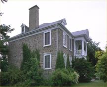 Corner view of de Salaberry House, 1991.; Agence Parcs Canada / Parks Canada Agency, 1991.