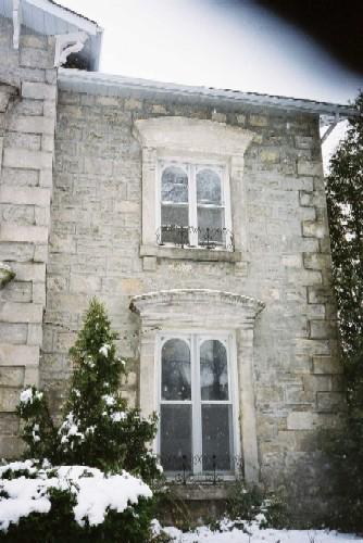 Front facade window detail