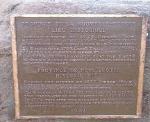 La plaque provinciale sur le cairn au cimetière de la Pointe-à-Major, à l'Anse-des-Belliveau, N-É; Heritage Division, NS Dept. of Tourism, Culture & Heritage, 2009