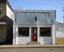 Primary elevation, from the west, of the Flower Shop, Carberry, 2008; Historic Resources Branch, Manitoba Culture, Heritage and Tourism, 2008