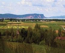 Dykelands and pastures of Grand Pré, with Cape Blomidon and the Minas Basin in the background, Grand Pré, N.S.


; Courtesy of Parks Canada Agency