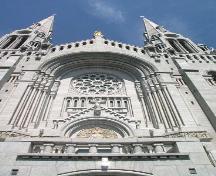 Détail de la basilique de Sainte-Anne-de-Beaupré; Conseil du patrimoine religieux du Québec, 2003