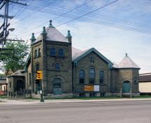 Façades principales - du nord-est de l'église missionnaire Scandinave, Winnipeg, 2005; Historic Resources Branch, Manitoba Culture, Heritage and Tourism, 2005