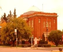 Exterior view of Melville City Hall, 2004; Government of Saskatchewan, C. Fehr, 2004.