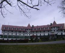 This photograph shows the contextual view of the hotel, 2009; Town of St. Andrews